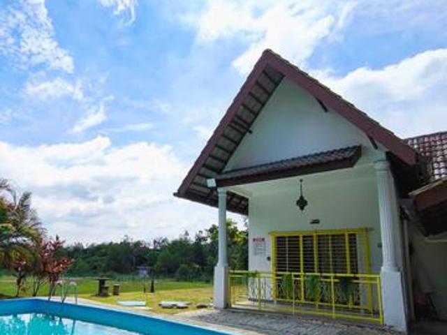 Bungalow for sale in Malaka