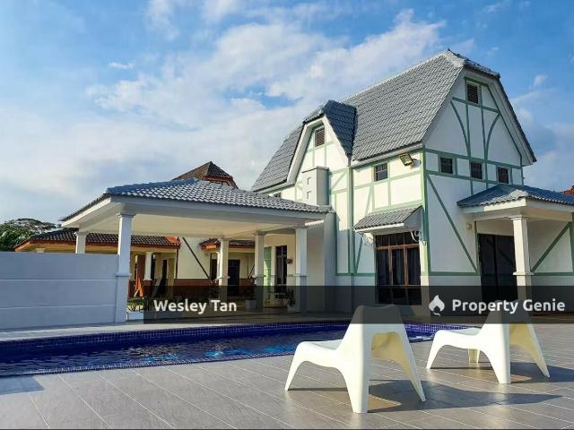 Bungalow for sale in Malaka
