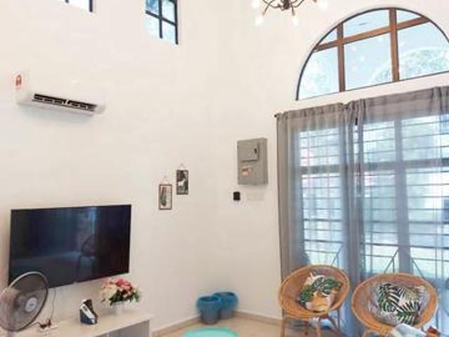 Bungalow for sale in Malaka