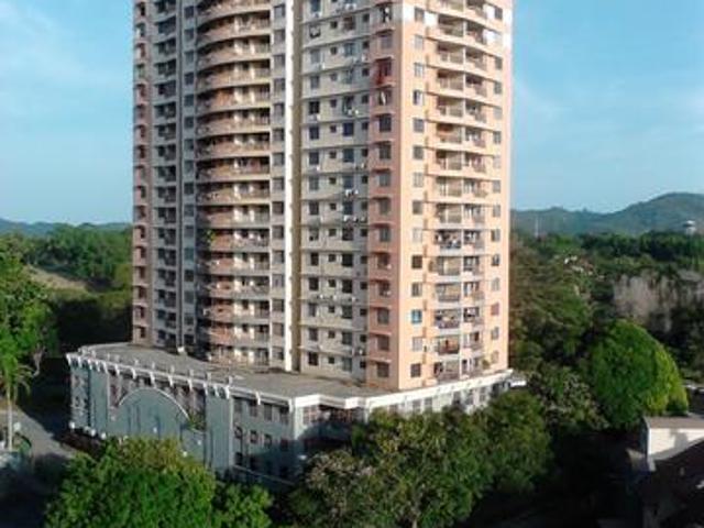 Condominium for sale in Malaka