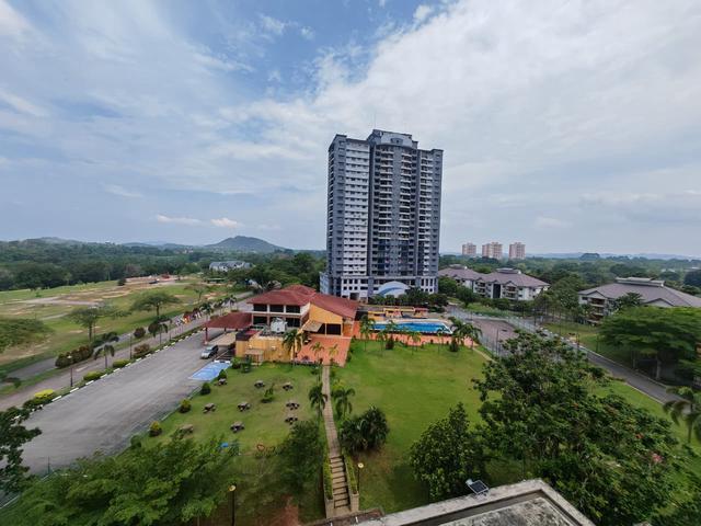 Condominium for sale in Malaka
