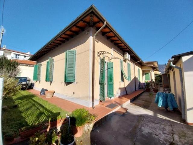 Villa Indipendente in vendita a Tonfano, Toscana