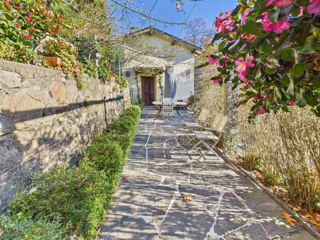 Haus kaufen in Aranno, Tessin