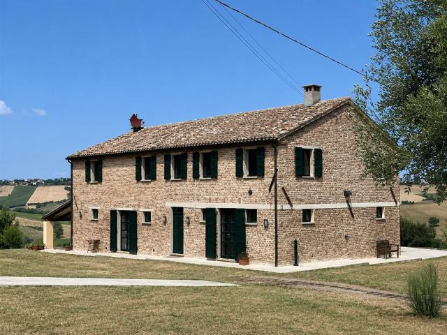 Casa in vendita a Terre Roveresche, Marche