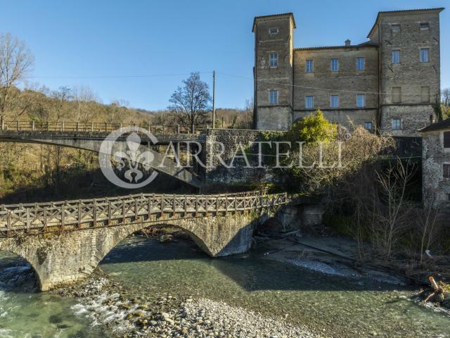 Locale Commerciale in vendita a Unione di comuni Montana Lunigiana, Licciana Nardi