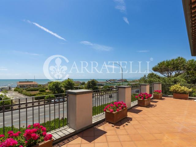 Casa in vendita a Marina di Massa, Marina Di Massa