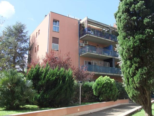 Appartamento in affitto a Axa, Roma Capitale