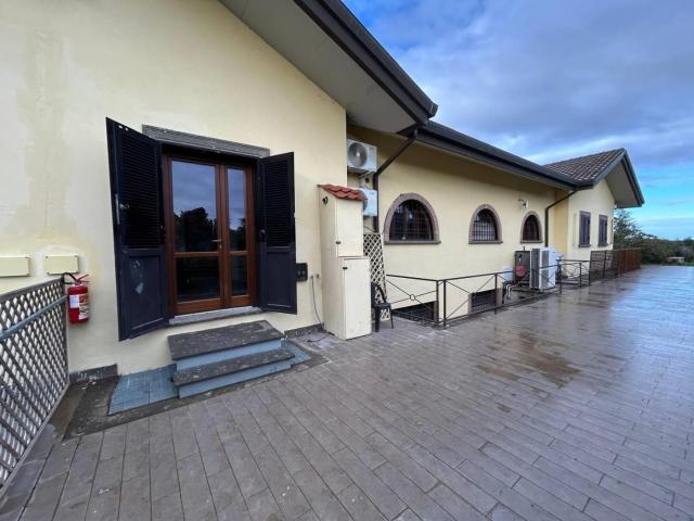 Appartamento in affitto a Sassone, Roma Capitale