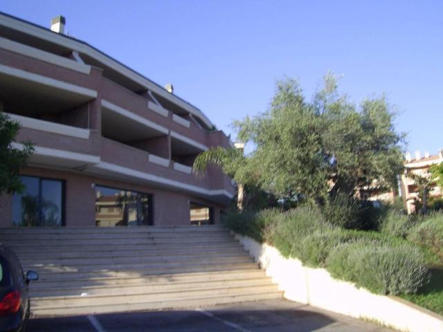Appartamento in affitto a Monte Migliore, Roma Capitale