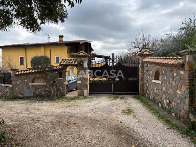 Appartamento in affitto a Colle degli Dei, Roma Capitale