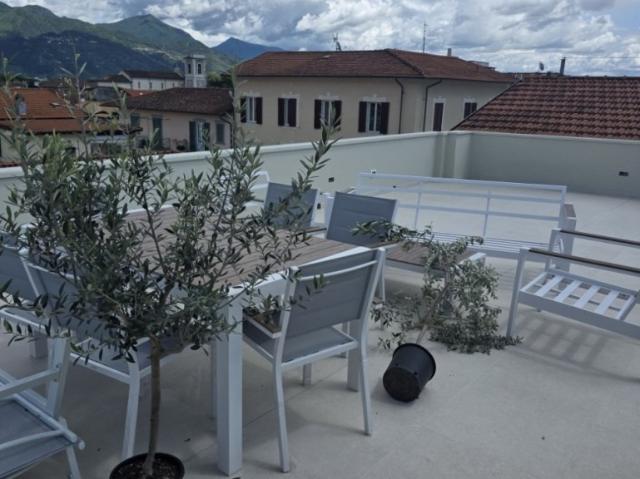 Attico in affitto a Roma Imperiale, Forte Dei Marmi