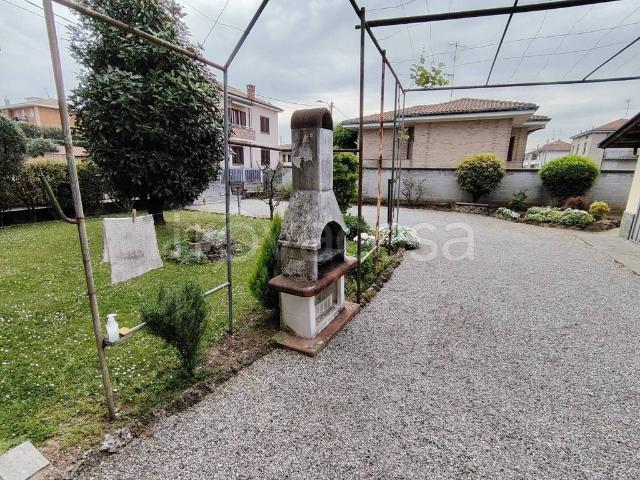 Appartamento in affitto a Biassono, Lombardia
