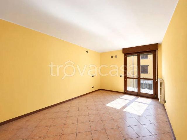 Appartamento in affitto a Castelcovati, Lombardia