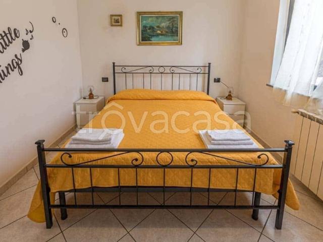 Appartamento in affitto a Fara Novarese, Novara