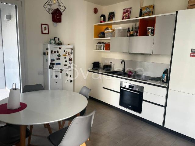 Appartamento in affitto a Municipio 4, Milano