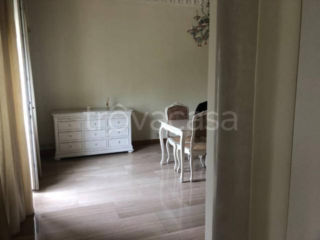 Appartamento in affitto a San Francesco-Giardini Pubblici, Re