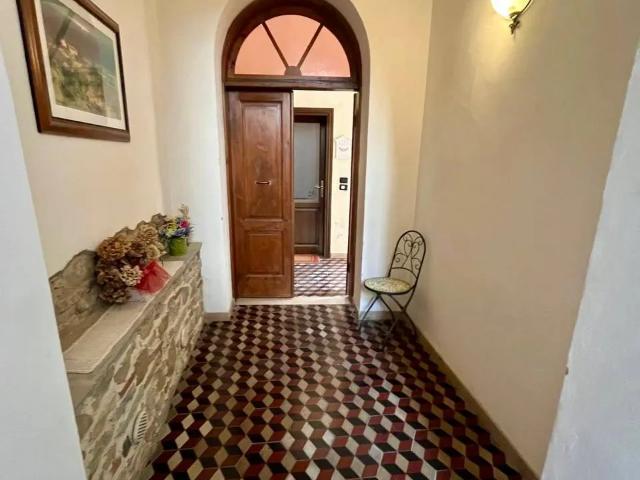Appartamento in affitto a Palazzo Del Pero, Toscana
