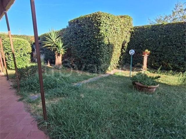Villa Indipendente in affitto a Cascina, Toscana