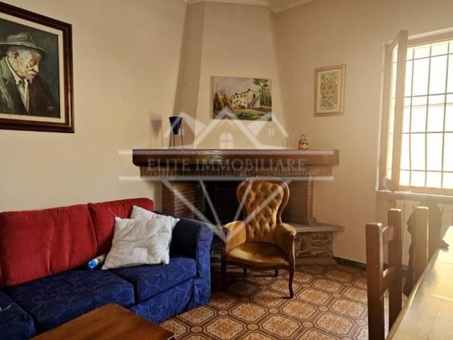 Villa Indipendente in affitto a Marina di Massa, Marina Di Massa