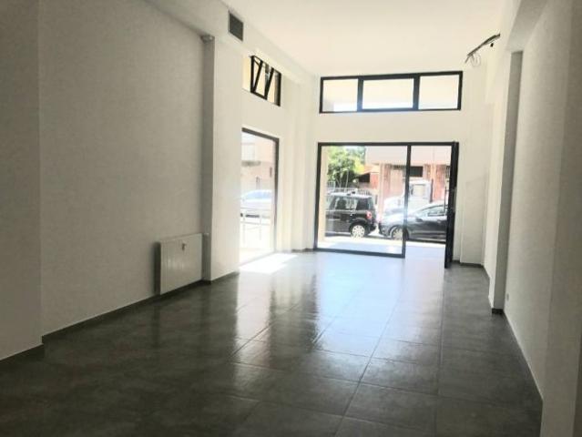 Locale Commerciale in affitto a La Prada, Carrara