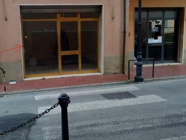 Locale Commerciale in affitto a Porto Azzurro, Livorno