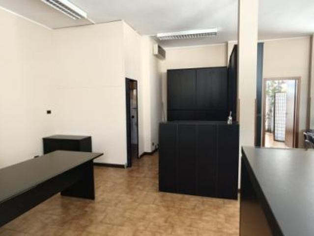 Ufficio in affitto a Desenzano Del Garda, Lombardia