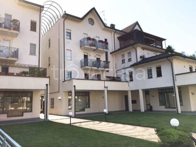 Attico in affitto a Ronchi, Gallarate