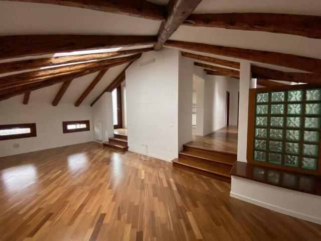 Attico in affitto a Treviso, Veneto