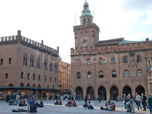 Monolocale in affitto a Santo Stefano, Bologna