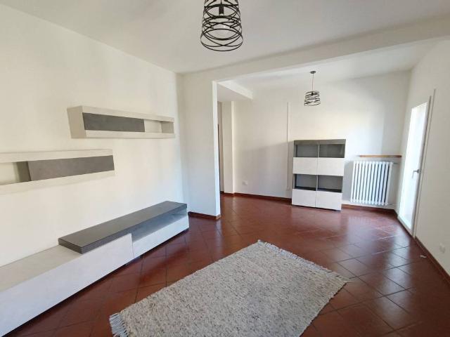 Appartamento in affitto a Re, Reggio Emilia