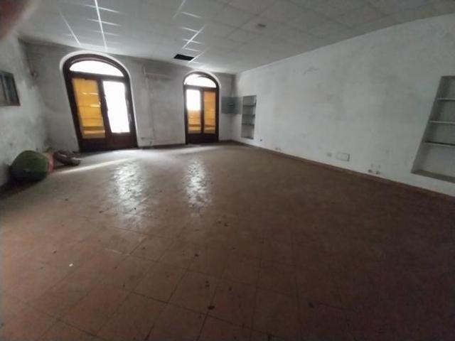 Locale Commerciale in affitto a Camaiore, Lucca