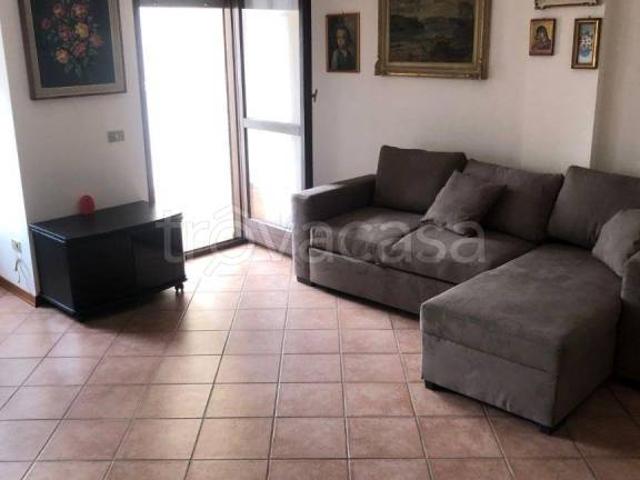 Appartamento in affitto a Oltresempione, Legnano