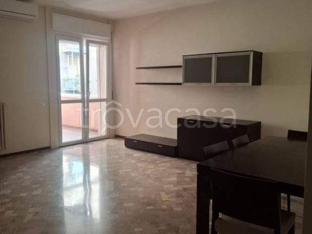 Appartamento in affitto a Municipio 9, Milano