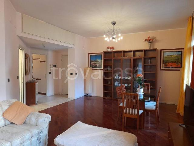 Appartamento in affitto a Municipio 2, Milano