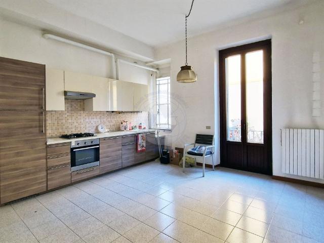 Appartamento in affitto a Centro, Monza