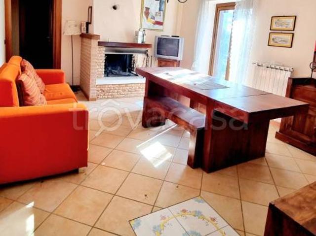 Appartamento in affitto a Cenerente, Umbria