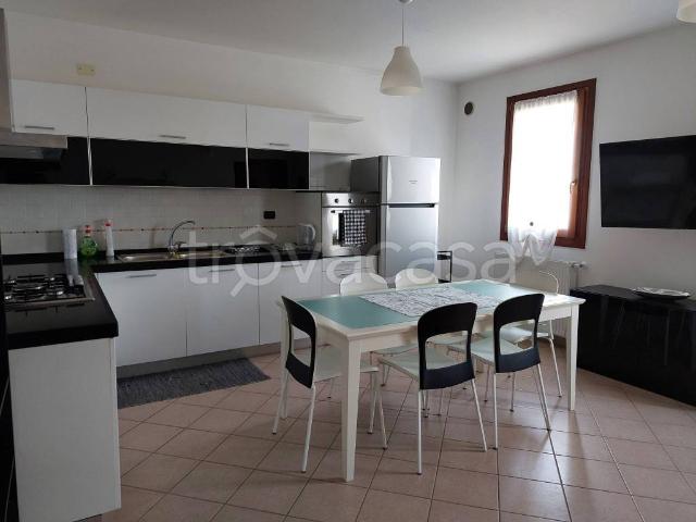 Appartamento in affitto a Paderno Del Grappa, Veneto