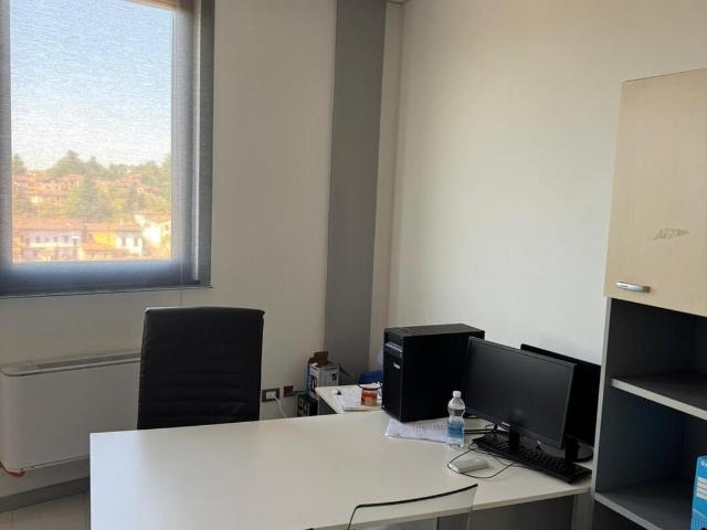 Ufficio in affitto a Capriate San Gervasio, Lombardia