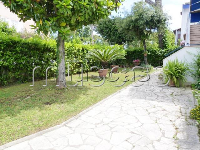 Villa Indipendente in affitto a Fregene, Roma Capitale