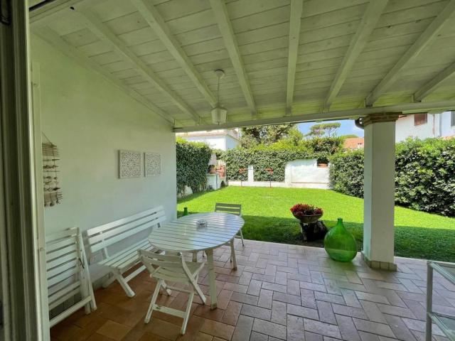 Villa Indipendente in affitto a Fregene, Roma Capitale