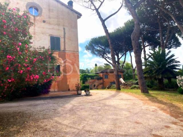 Villa Indipendente in affitto a Stagni di Ostia, Roma Capitale