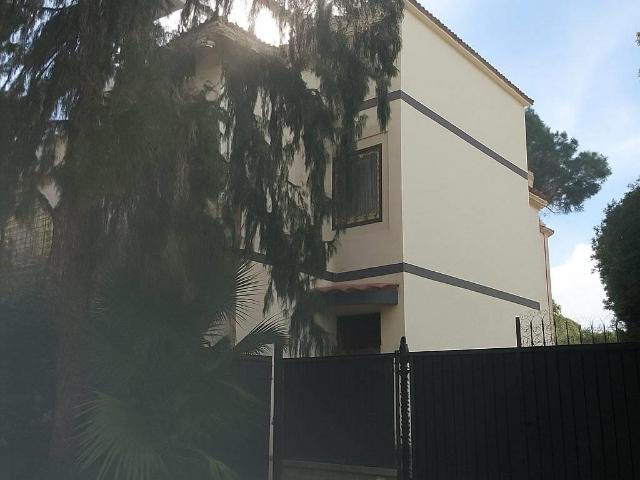 Villa Indipendente in affitto a Municipio Roma IX, Roma Capitale