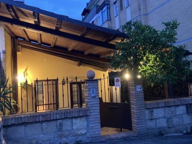 Villa Indipendente in affitto a Municipio Roma XV, Roma Capitale