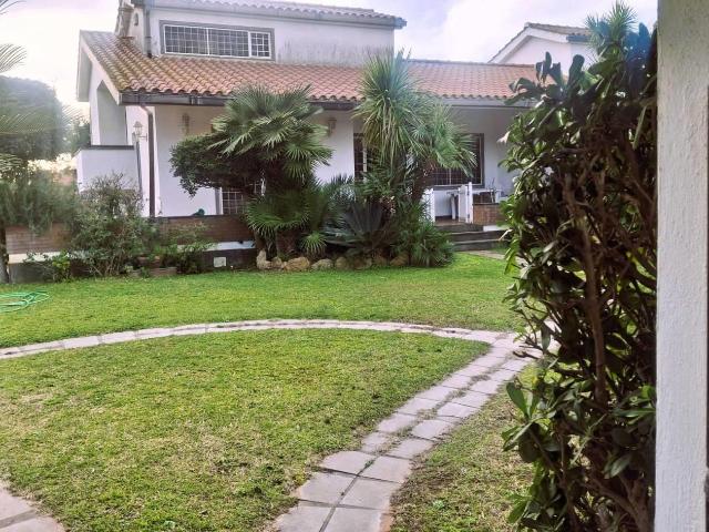 Villa Indipendente in affitto a Fregene, Roma Capitale