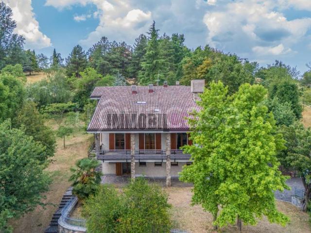 Villa Indipendente in affitto a Val d’Enza, Re