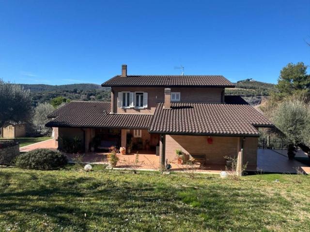 Villa Indipendente in affitto a Cenerente, Umbria