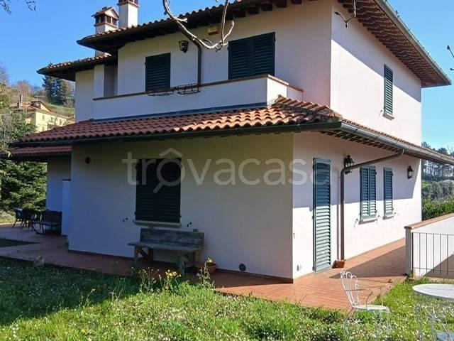 Villa Indipendente in affitto a Schignano, Vaiano