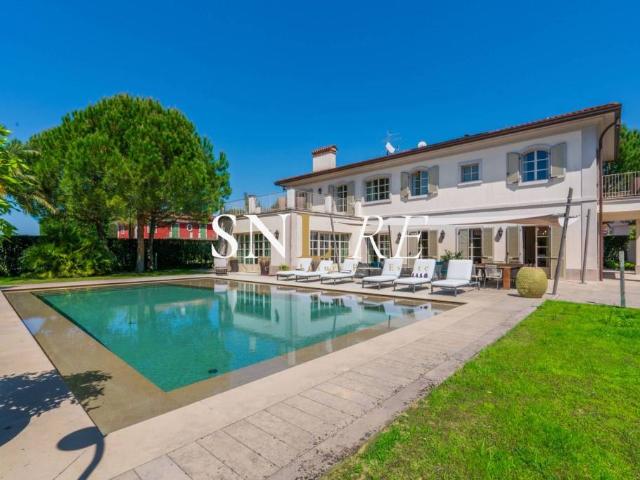 Villa Indipendente in affitto a Vittoria Apuana, Forte Dei Marmi