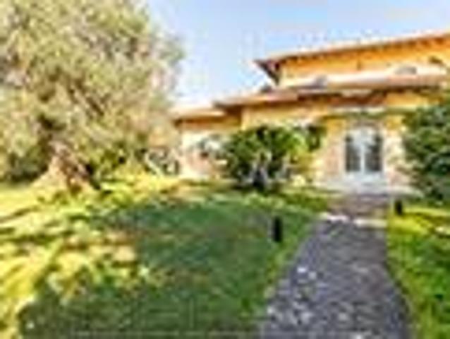 Villa Indipendente in affitto a Vittoria Apuana, Forte Dei Marmi