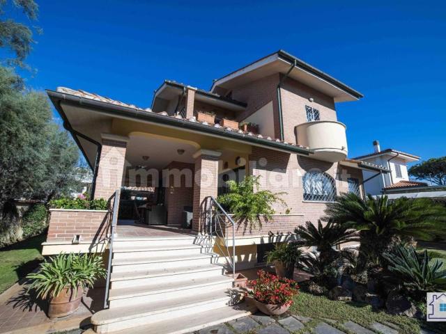 Villa Indipendente in affitto a Fregene, Roma Capitale
